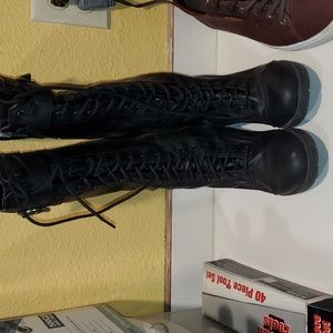 Boots by dream pairs